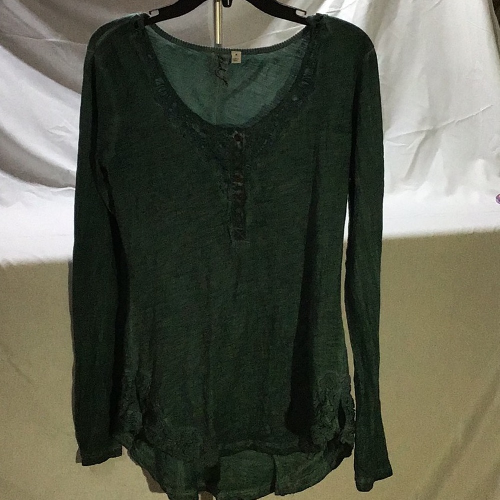 BLACK SWAN GREEN LONG SLEEVE